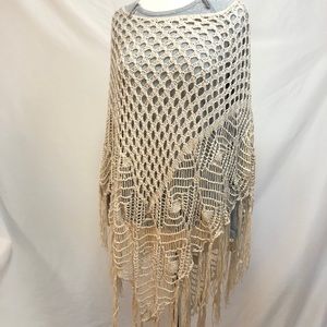 Knitted poncho! Boho/ hippie style! 70’s chic!